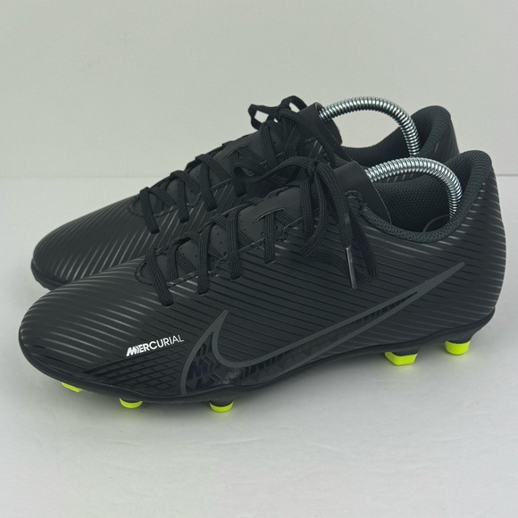 Nike Mercurial Vapor 15 Club Firm Ground Soccer Cleats. Size 6Y main image 6